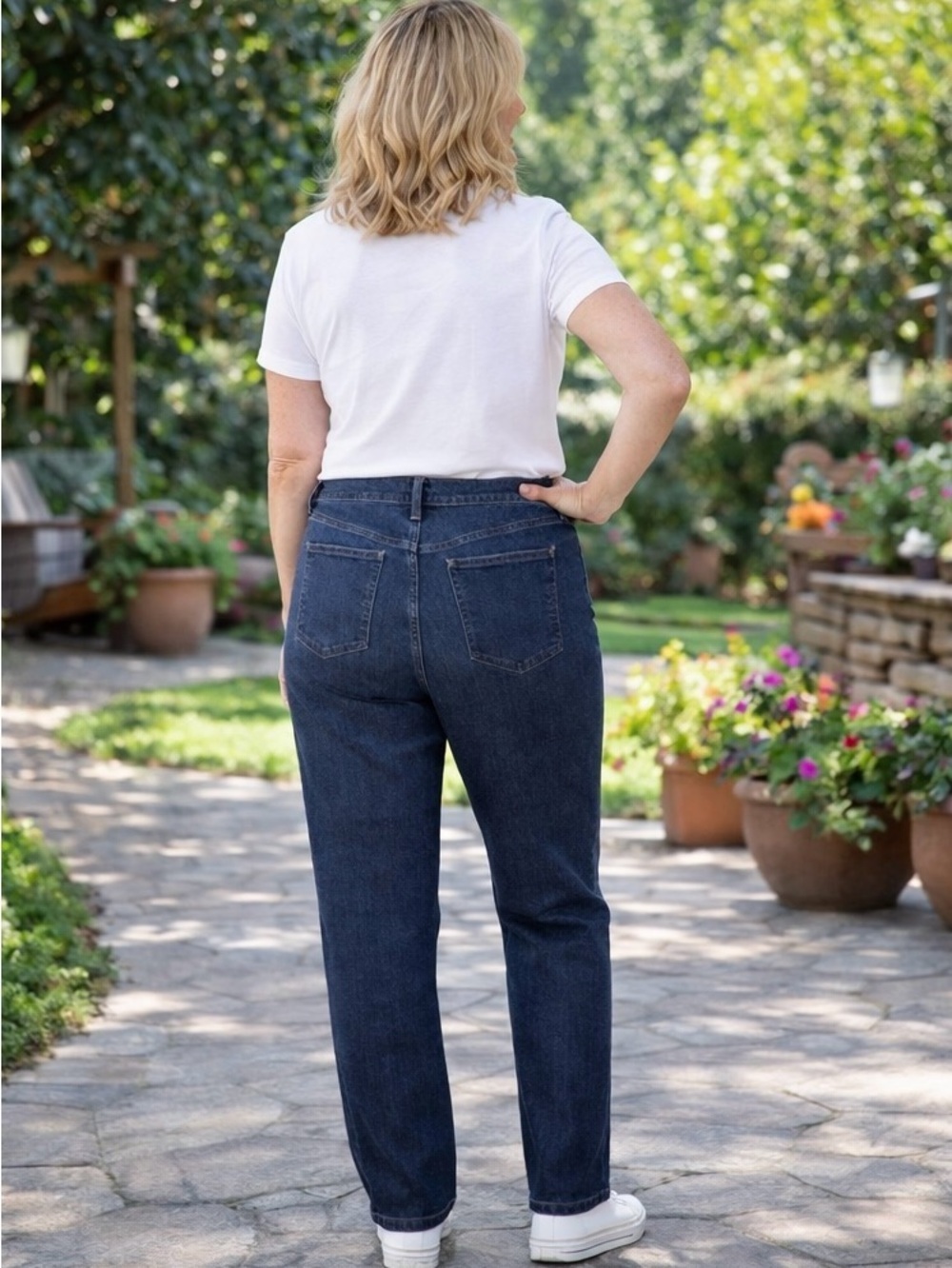 L.L. Bean Classic Fit Jeans Size 14 Dark Wash Straight Leg - Picture 2 of 10